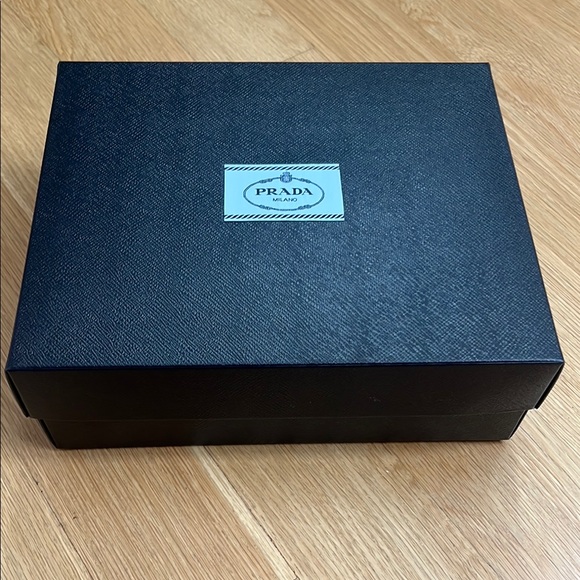 Prada Elegant Black Gift Box - Picture 1 of 4